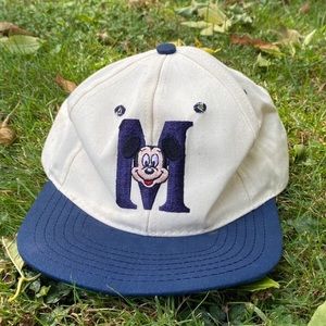 SOLD Large-M vintage Mickey embroidered snapback
